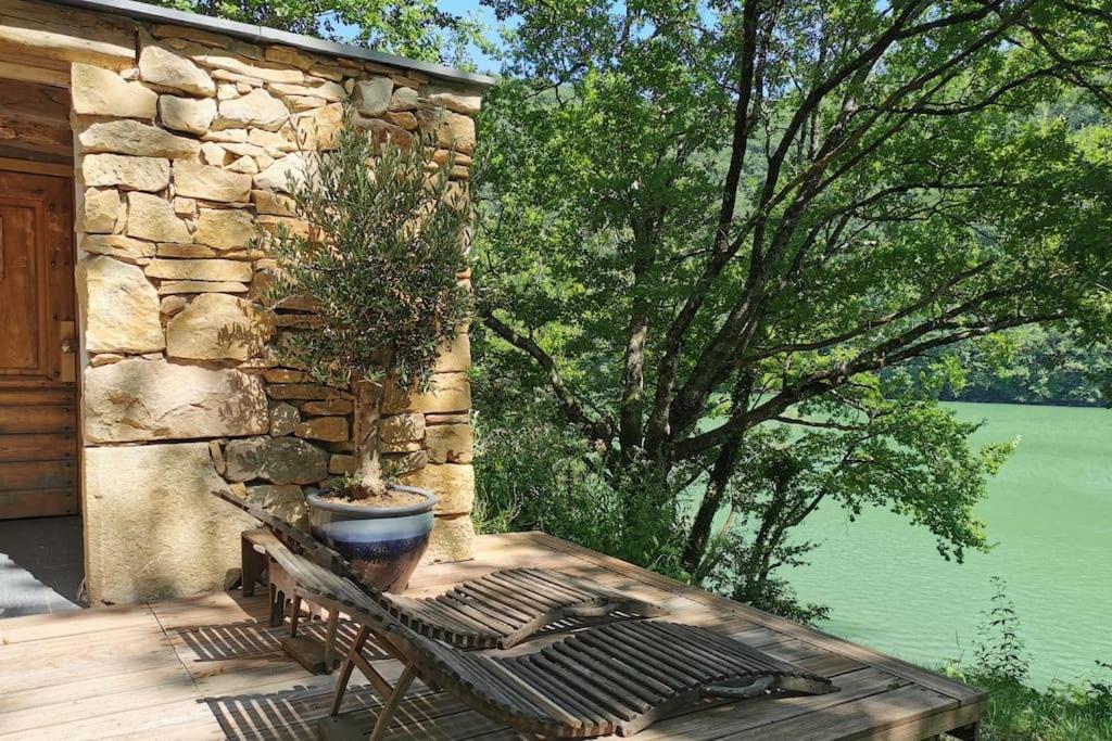 Lake House I // Alauzet Ecolodge + Nature Spa Castelnau-de-Mandailles Exterior foto